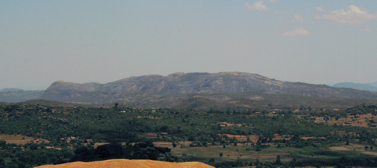 View from the summit of Domboshawa looking at Ngomakurira with the Chinhamora CL in the foreground. 